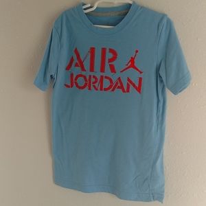 Jordan boys Small t-shirt